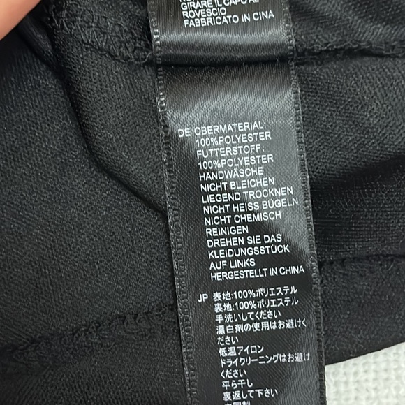 NWT  FOREVER 21 WOMEN Sequins top ,size small - Picture 10 of 10